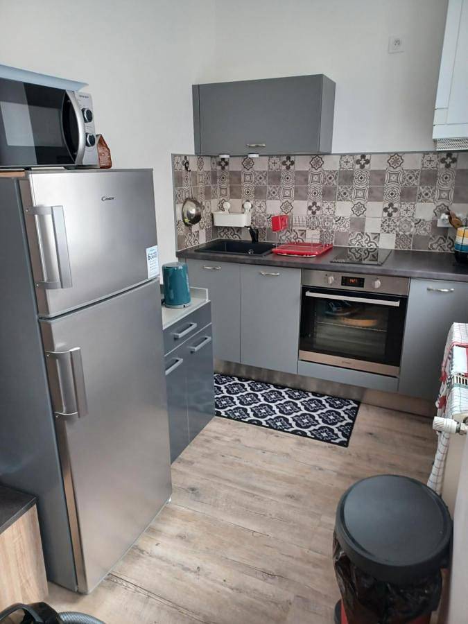 Appartement entier, One-Bedroom Apartment in Luxeuil-les-Bains, Haute-Saône