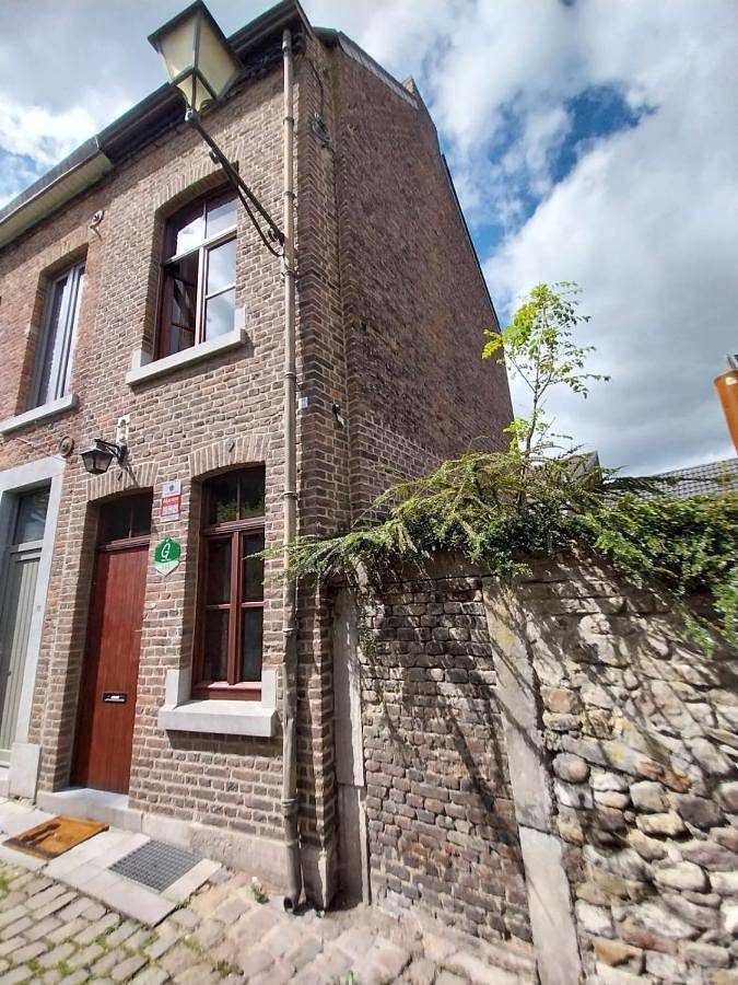 Ferienhaus für 2 Personen, mit Terrasse und Ausblick in Huy