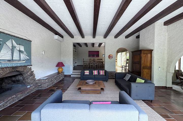 Villa de estilo californiano, espacios abiertos, zona residencial tranquila, con vistas al mar in Les Issambres, Roquebrune-sur-Argens
