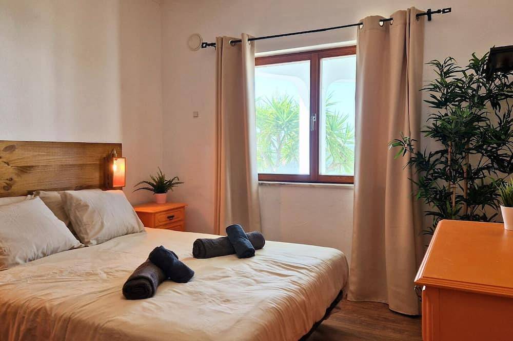 Gartenoase mit Pool - 800m bis zum Arrifana Strand - direkt am Fishermens Trail in Arrifana, Aljezur