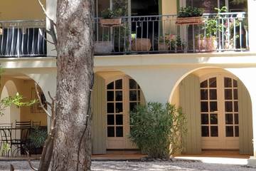 Gîte pour 4 personnes, avec piscine et sauna, animaux acceptés à Mimet