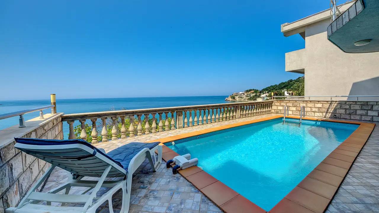 Ferienhaus für 8 Personen (232 m²) in Kruče in Opština Ulcinj