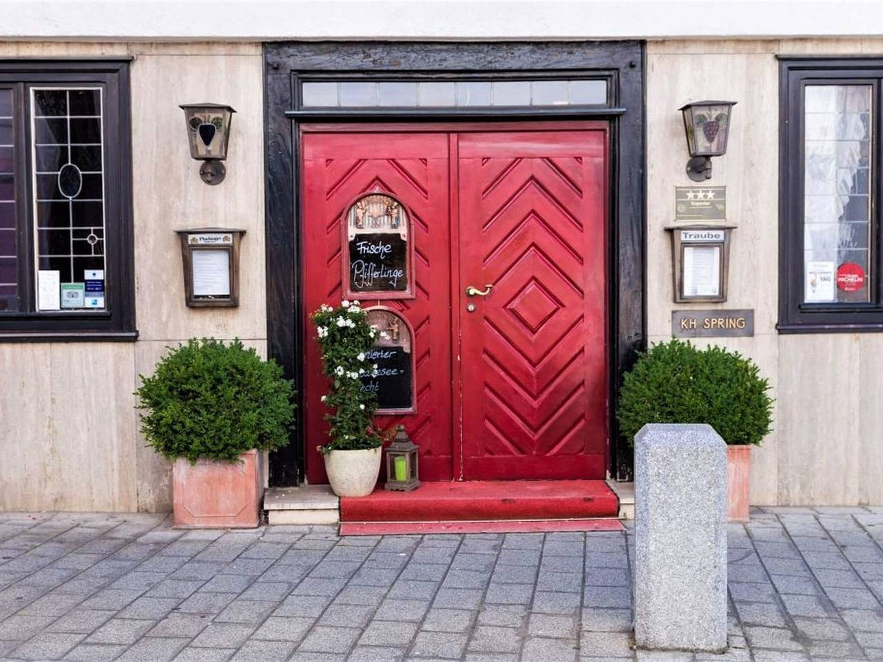 Hotel-Restaurant Traube - Einzelzimmer mit Frühstück in Neuffen, Albsteig Etappe 9