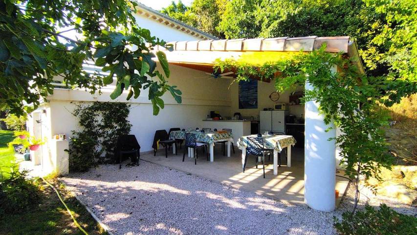 Gîte pour 2 personnes, avec piscine et vue ainsi que jardin et terrasse à Abeilhan - 3