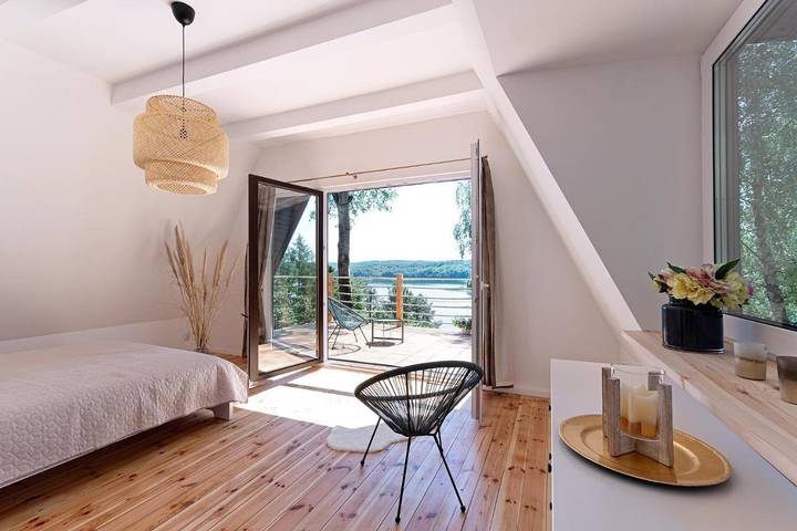 Willa dla 8 osób, z widok i ogród oraz widok na jezioro na Kaszuby