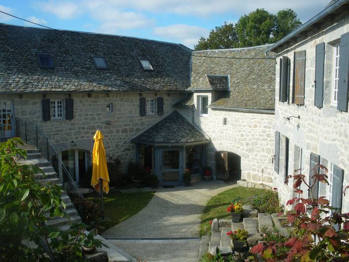 Gîte pour 26 personnes, avec terrasse et jardin, animaux acceptés