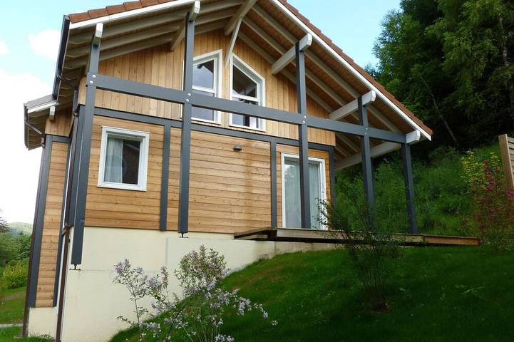 Chalet pour 11 personnes, avec terrasse ainsi que jardin et sauna, animaux acceptés à Xonrupt-Longemer