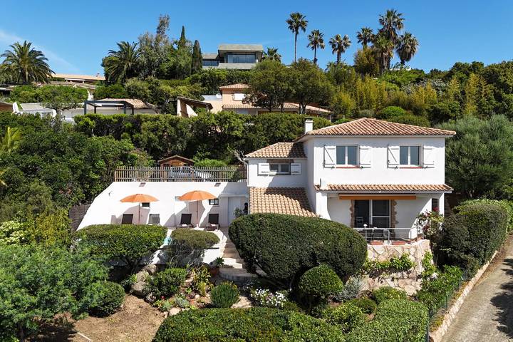 Chalet para 6 personas, con jardín además de piscina y terraza - 1