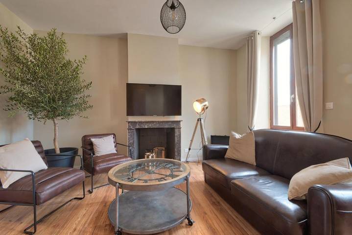 Gîte pour 4 personnes, avec jardin à Sains-Richaumont