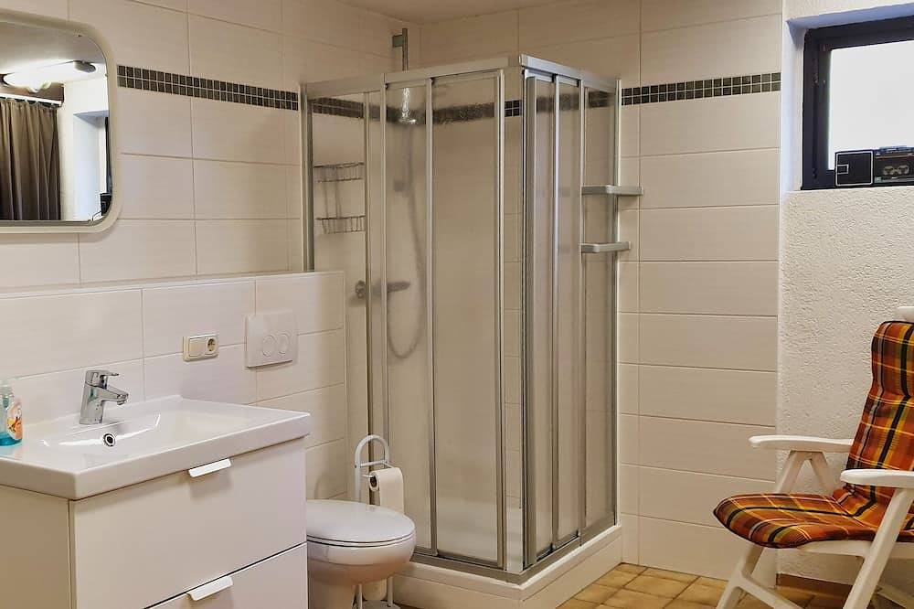 Ganze Wohnung, Gemütliche, geräumige Ferienwohnung in idyllischer Lage in Sprötau, Thüringer Kernland
