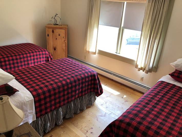 Vacation rental for 8 people, with terrace and yard in Burke