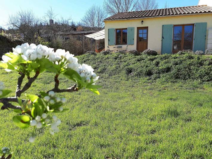 Gîte pour 2 personnes, avec Terrasse et Jardin
