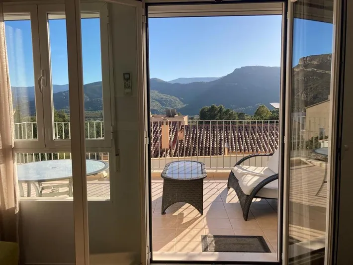 Casa de vacaciones para 5 personas, con vistas además de terraza y piscina - 1