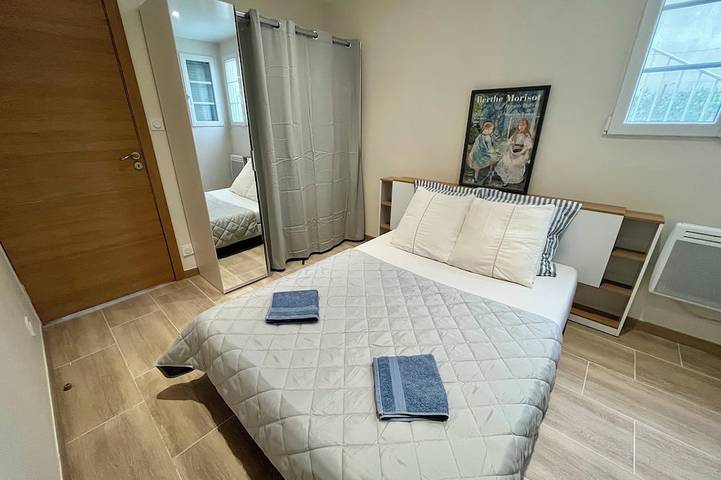 Gîte pour 9 personnes, avec terrasse et jardin, animaux acceptés dans Plage Du Petit Travers Carnon Plage - 3
