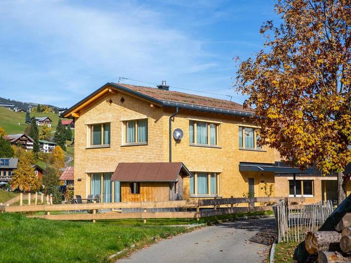Chalet für 6 Personen, mit Terrasse und Garten sowie Ausblick in Mittelberg