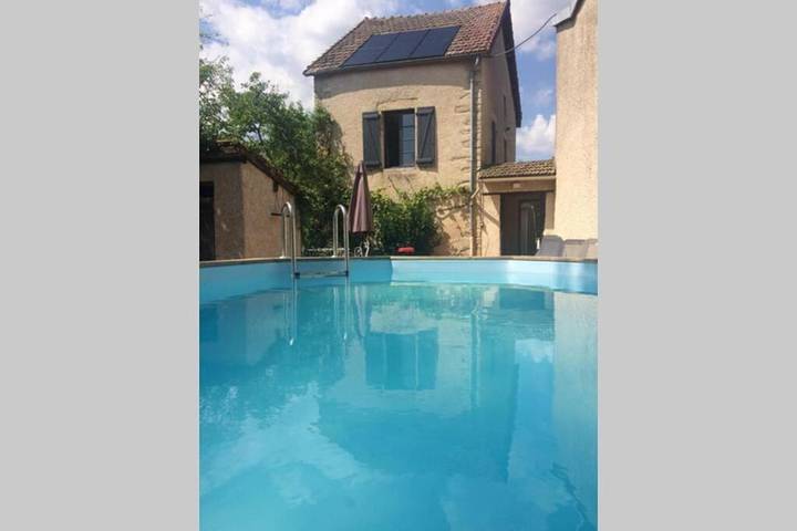 Gîte pour 3 personnes, avec Terrasse ainsi que Jardin et Piscine à Magny-lès-Villers
