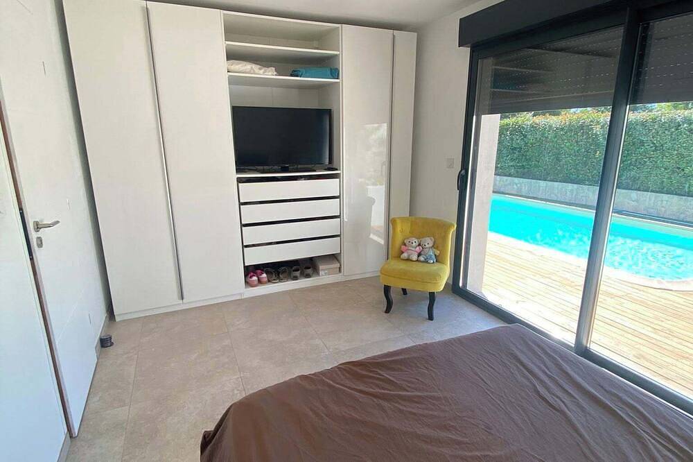 Villa In Provence With Large Swimming Pool in Saint-Cannat, Aix-en-Provence und Umgebung