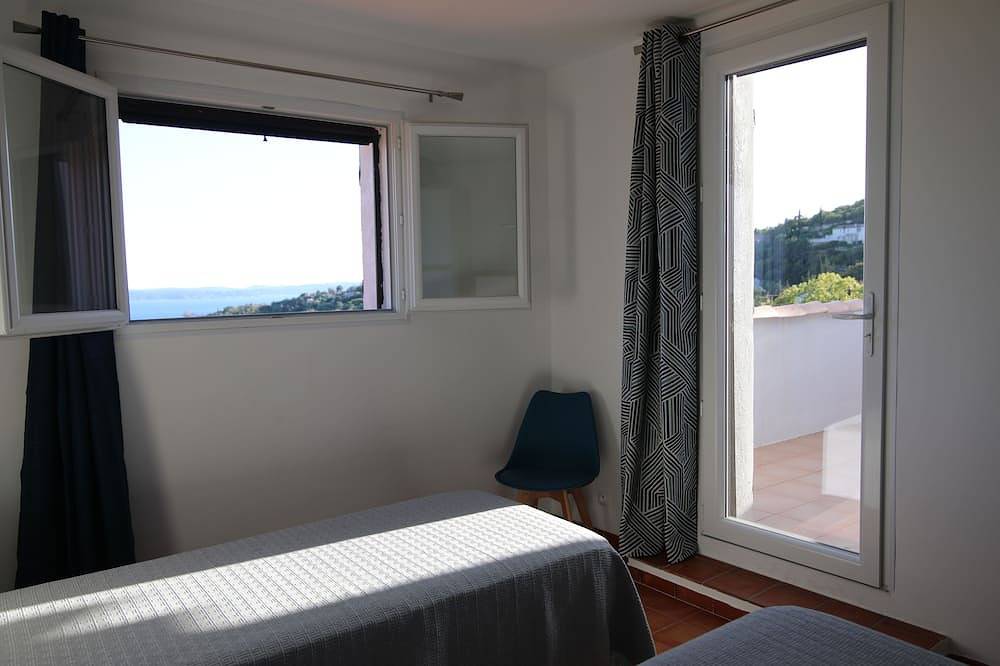 Villa (Var) très belle vue mer, piscine privative, calme et sans vis-à-vis in Les Issambres, Roquebrune-sur-Argens