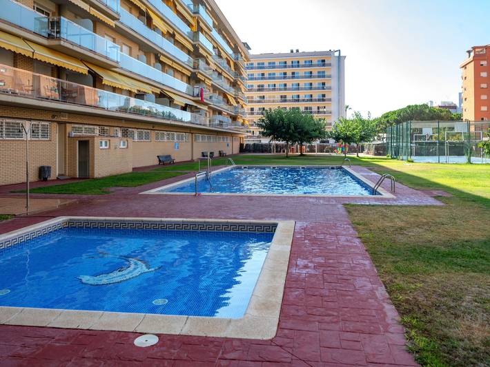 Ferienwohnung für 4 Personen, mit Balkon und Garten in Malgrat de Mar - 2