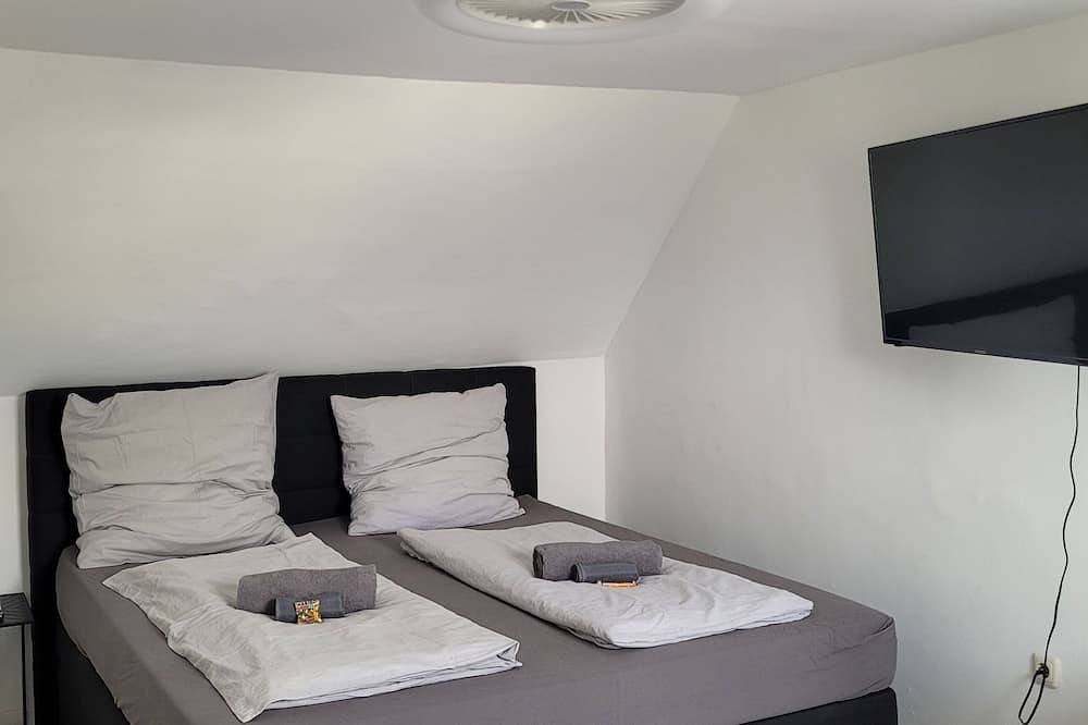 Ganze Wohnung, Berg Messe Dg, 1 Zimmer, Parkplatz, W-Lan, Homeoffice, Privatzeit in Bergisch Gladbach, Rheinisch-Bergischer Kreis