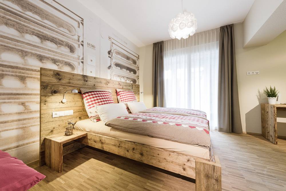 Webers "alte" Backstube - Doppelzimmer "Backofen" in Friedrichshafen, Region Bodensee-Oberschwaben