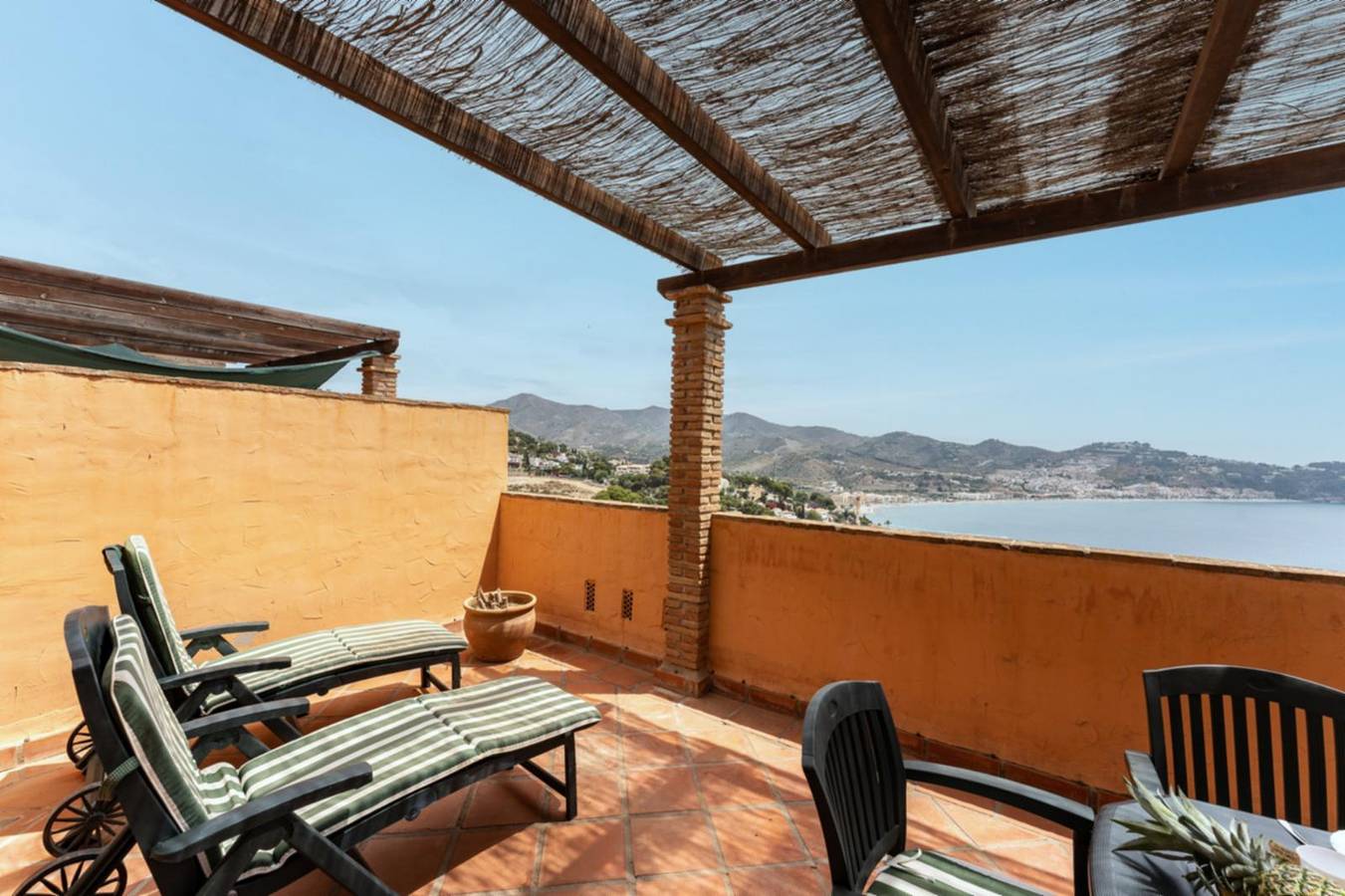 Ganze Wohnung, Ferienwohnung für 4 Personen mit Balkon/Terrasse in Cerro Gordo, Almuñecar
