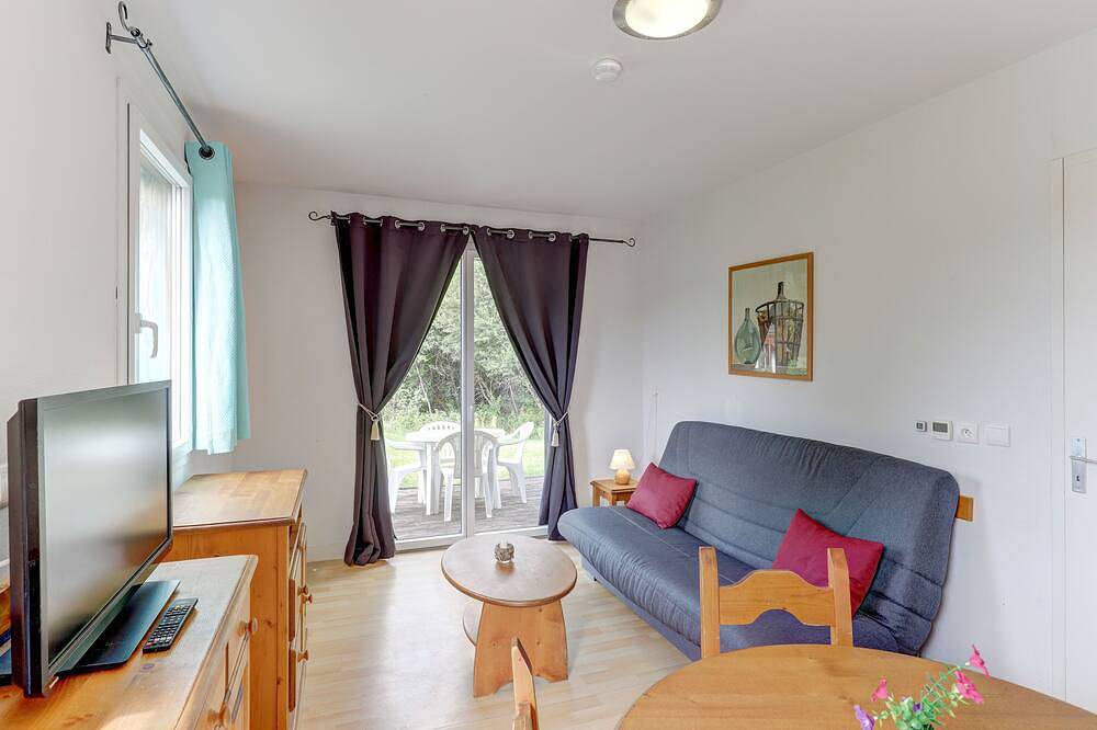 Maison calme + patio à 700 mètres du centre ville in Égletons, Tulle und Umgebung