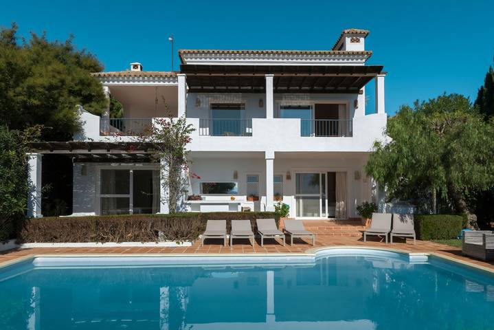 Holiday Home 'Petunia' with Private Pool, Wi-Fi and Air Conditioning in Benalup-Casas Viejas, Costa de la Luz