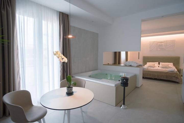B&b per 16 persone, con Balcone e Idromassaggio nonché Terrazza e Giardino a Palermo