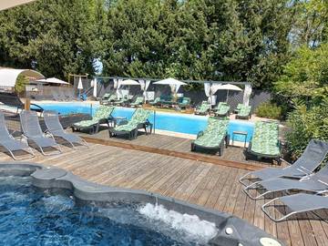 Lodge pour 4 personnes, avec jacuzzi, adapté aux familles dans les Bouches-du-Rhône