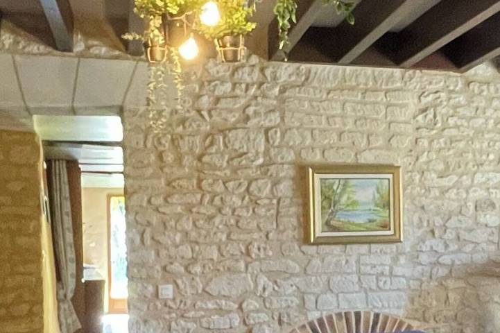 Location de vacances pour 12 personnes, avec jardin à Mouterre-Silly