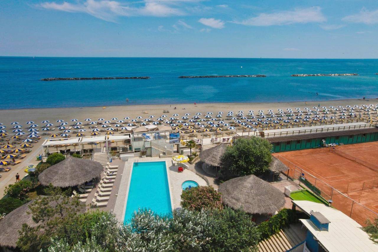 Grand Hotel Azzurra Club in Lido Adriano, Province de Ravenne