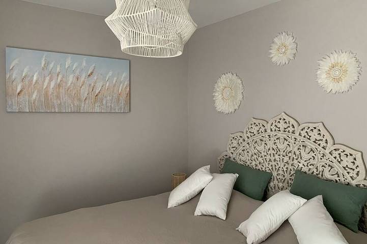 Chambre d’hôte pour 16 personnes, avec Jardin et Piscine