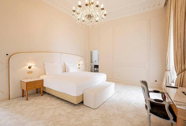 Hôtel pour 3 personnes, avec piscine ainsi que jacuzzi et jardin à Briollay - 4