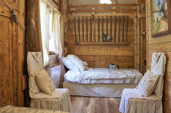 Chalet Le Bois Du Roc con gran jacuzzi in Thônes, Región de Annecy