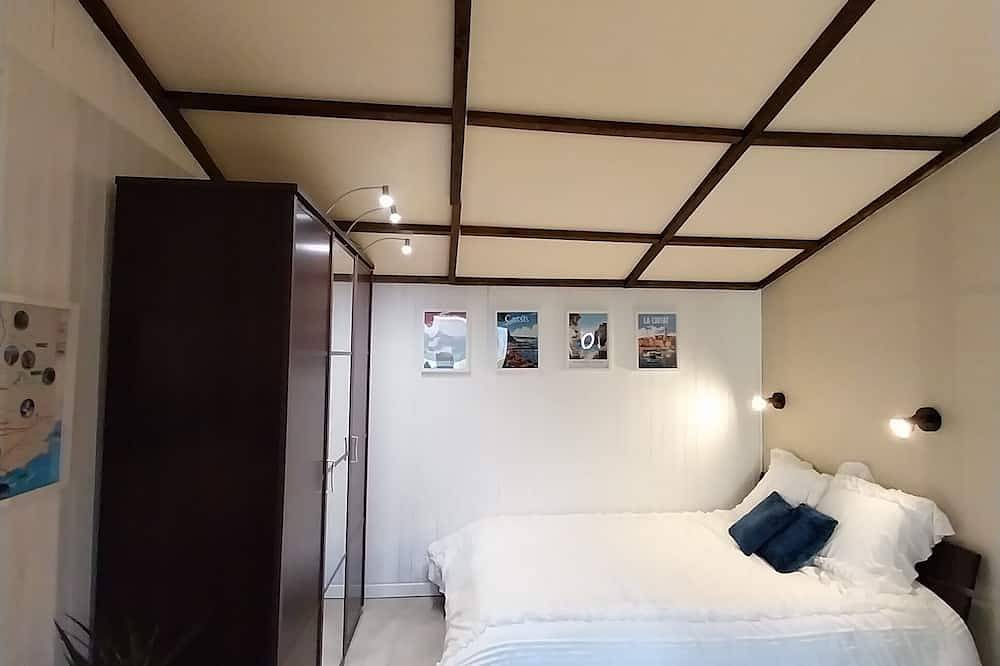 Entire apartment, T2 Aubagne en Provence in Aubagne, Marseille region