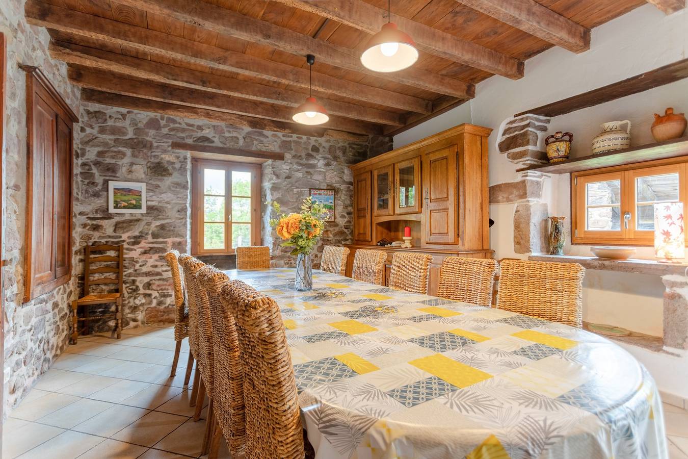 Holiday Home 'Etxaluzenea' with Mountain View, Private Terrace and Wi-Fi in Saint-Étienne-de-Baïgorry, Bayonne Området
