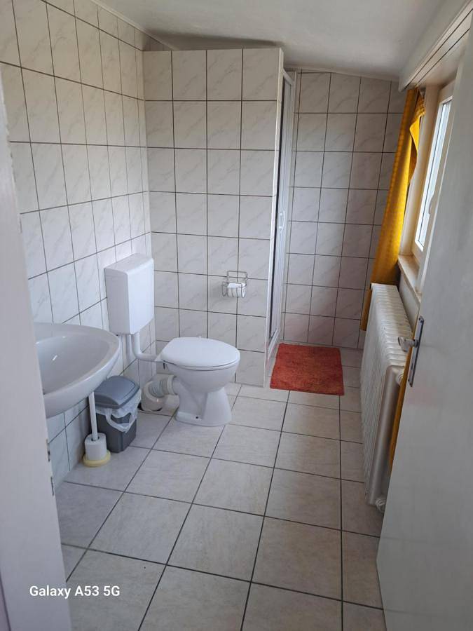 Single Room with Shared Shower and Toilet in Ulm, Schwaben
