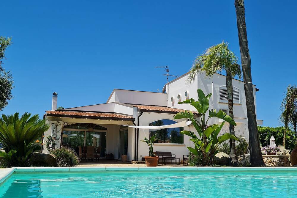 Elégante villa avec piscine dans le Salento in Monteroni di Lecce, Province de Lecce