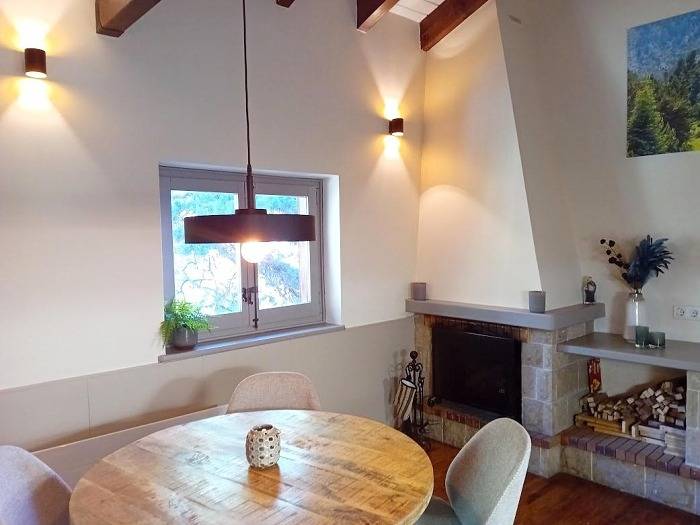 Location de vacances pour 4 personnes, avec piscine et jardin à Alp