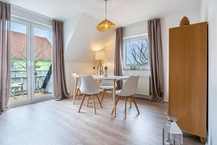 Ferienwohnung für 4 Personen, mit Balkon und Garten in Wiek - 2