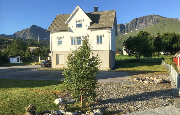 Ferienhaus für 8 Personen mit Terrasse in Vanylven