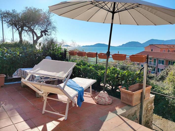 Gîte pour 4 personnes, avec Terrasse ainsi que Jardin et Vue à Tellaro - 4