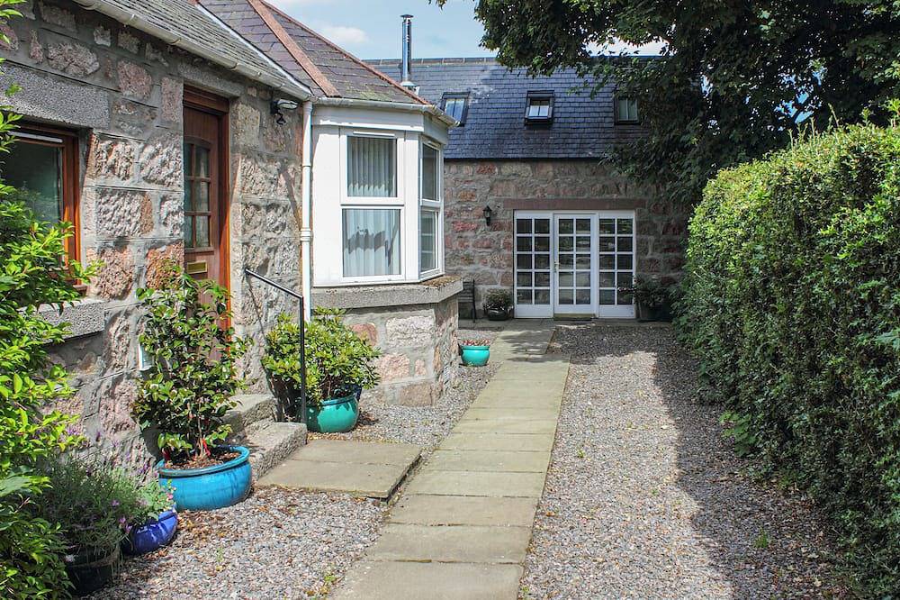 Pine Tree Cottage in Ballater, Cairngorms National Park