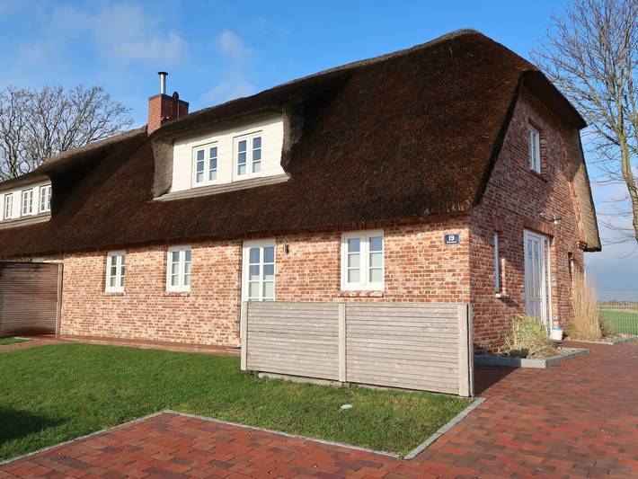 Ferienhaus für 4 Personen, mit Whirlpool und Terrasse sowie Garten und Ausblick in Fahretoft