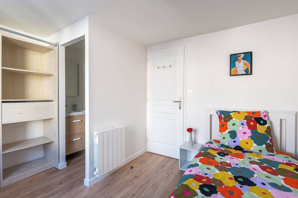 Completely renovated townhouse 10 minutes from downtown in Niort, Niort und Umgebung