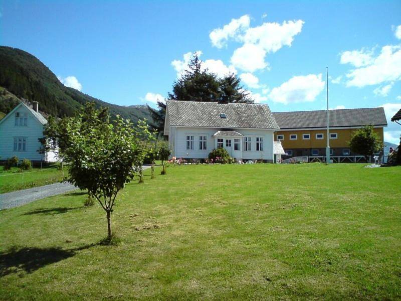 Dønhaug Gard in Kvinnherad