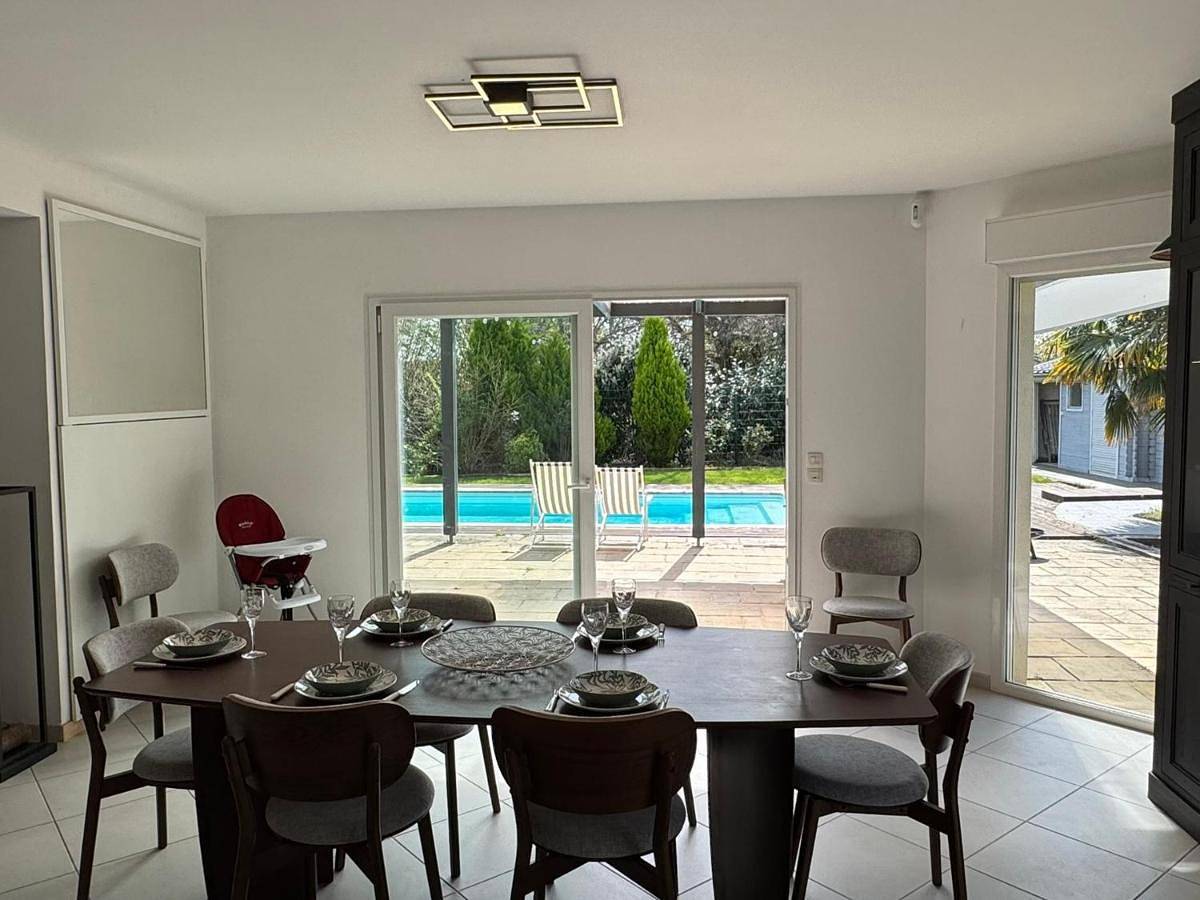 Villa moderne 4 chambres avec grande piscine chauffée - Fr-1-487-380 in Bavent, Région de Caen