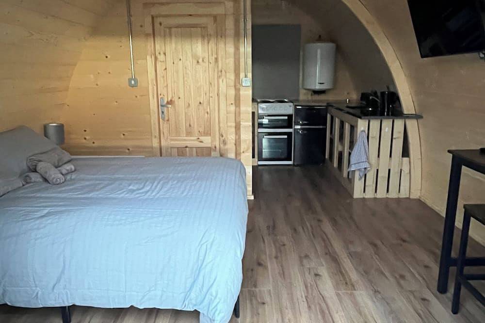 Executive Pod and Jacuzzi by the river, in Co.Wexford in Moyacomb, County Wexford