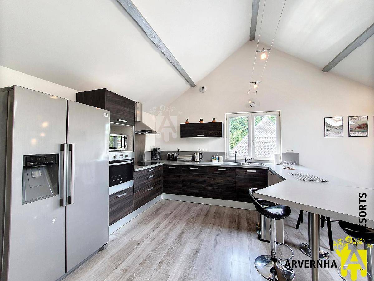 Appartement entier, Three-Bedroom Apartment in Murol, Parc naturel régional des Volcans d'Auvergne